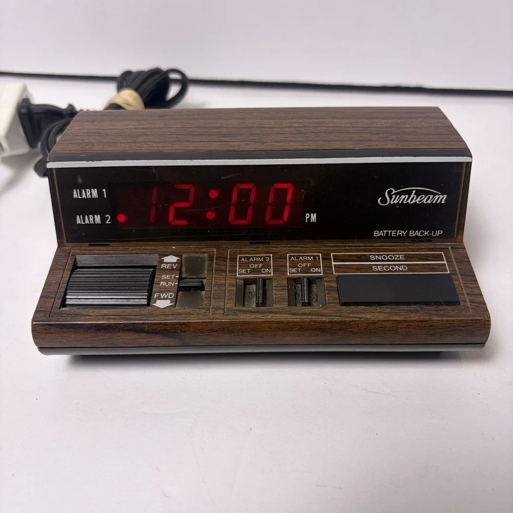 Vintage Alarm Clock SUNBEAM 887-25 LED Wood Grain Made in Hong Kong Tested Works